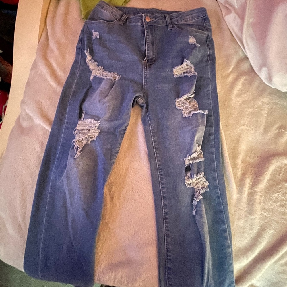 SHEIN Size L Ripped Jeans